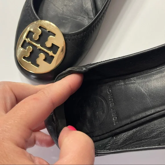 Tory Burch Flats Black with Gold Emblem - Picture 5 of 14